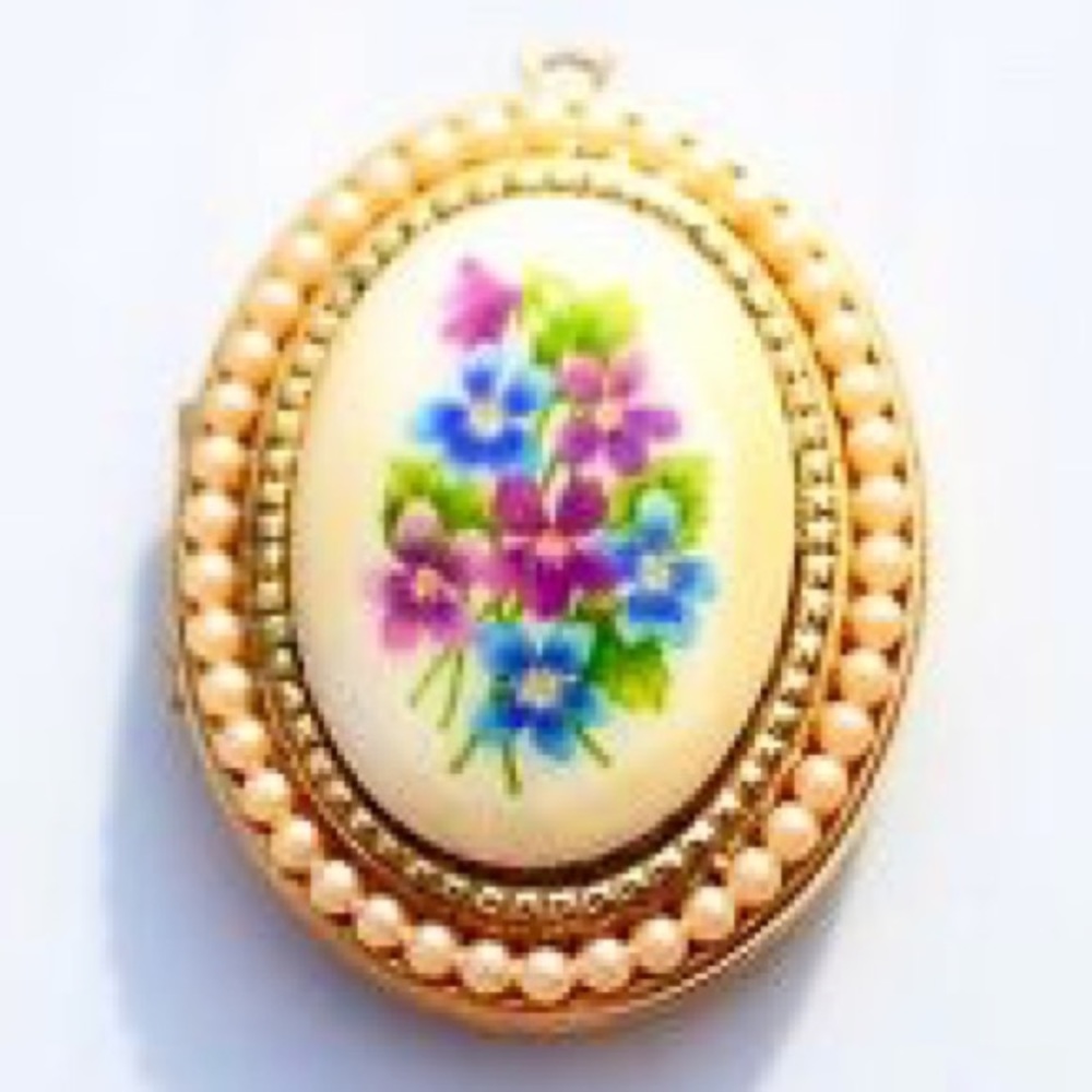 ⚜️ HOST PICK LOCKET! ⚜️